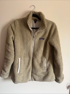 Patagonia Teddy Fleece Jacket in Olive Beige
